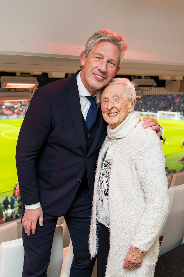 Doortje van 104 uit Gelderland is verslingerd aan PSV: ‘De Graafschap ...