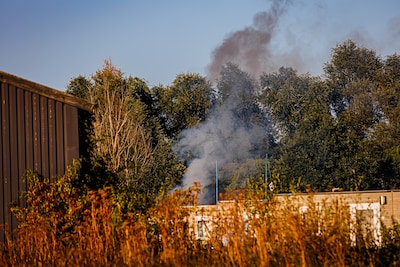 Veel rook bij brand in woonunit op opvanglocatie in Den Bosch