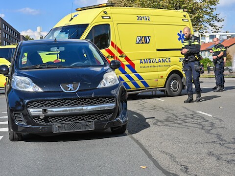 Een fietsende tiener werd aangereden op de Doornboslaan in Breda. 