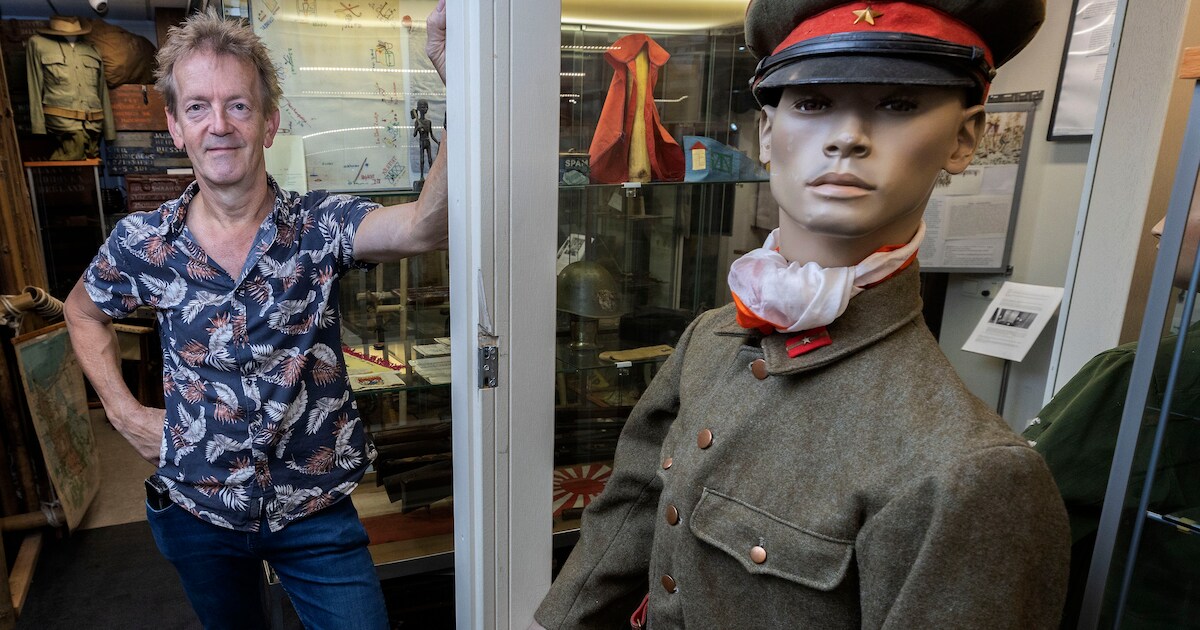 John Meulendijks heeft in zijn oorlogsmuseum een afdeling waarin de Japanse capitulatie wordt herdac