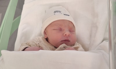 Grote drukte in Helmond, totale stilte in Geldrop: Ivy pakt titel ‘eerste baby van het jaar’