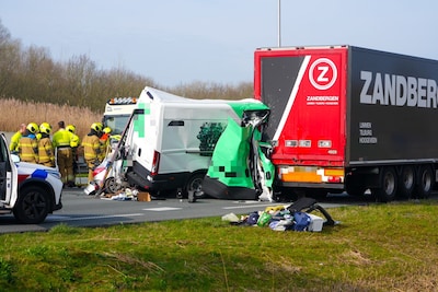 Zwaar ongeluk op N279 massaal gefilmd en gefotografeerd: 112 bestuurders op de bon voor telefoongebr