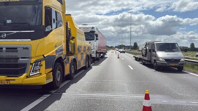 Defecte vrachtwagen zorgt voor file op A27