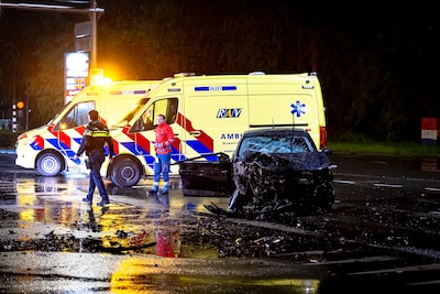 Drie gewonden door aanrijding op kruispunt in Tilburg