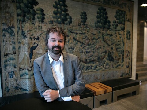 Rogier Verkroost dook in het leven van de Helmondse oud-minister Hans Gruijters.