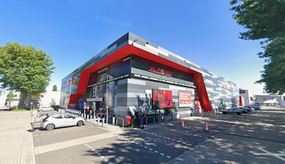 Man probeert laptop van 1000 euro te stelen in Son en Breugel, maar ontkomt na geweld tegen beveilig