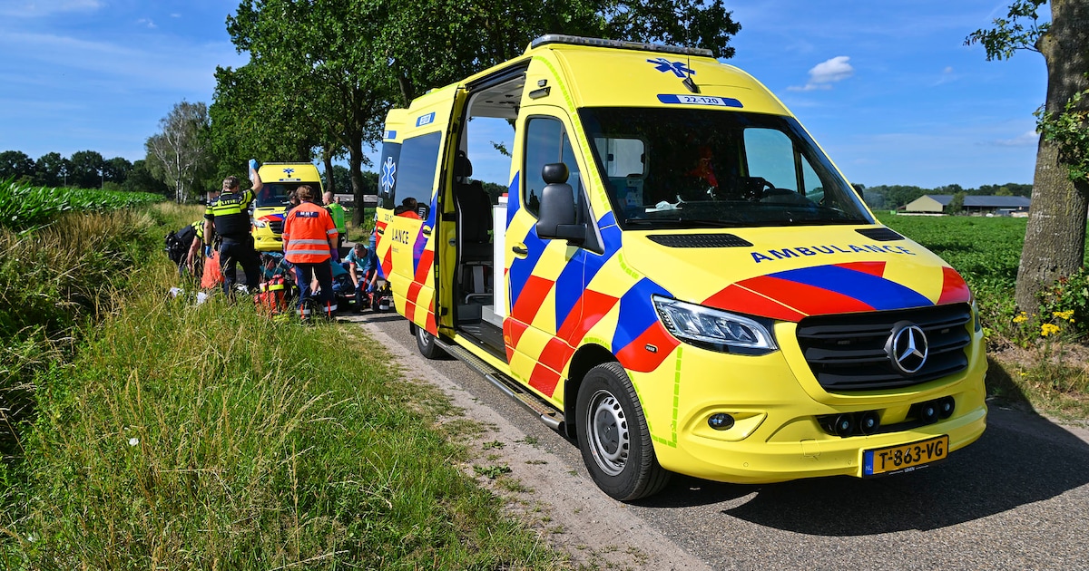 Motorrijder meters van motor gevonden in Luyksgestel, politie onderzoekt wat er is gebeurd