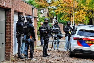 Politie valt na uren woning binnen van man met onbegrepen gedrag in Tilburg