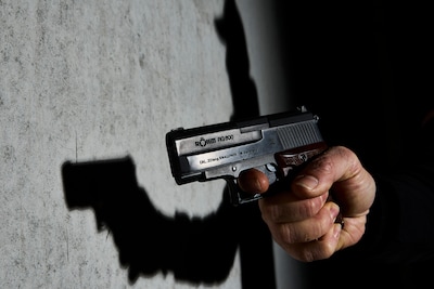 Na bedreigingen door zijn schoonvader regelen vrienden van man (38) uit Den Bosch een pistool