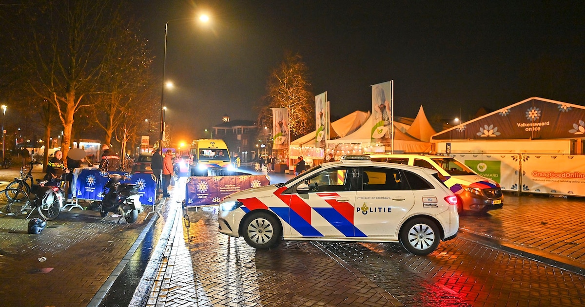 Voetganger zwaarge­wond bij aanrijding met scooter in Valkens­waard