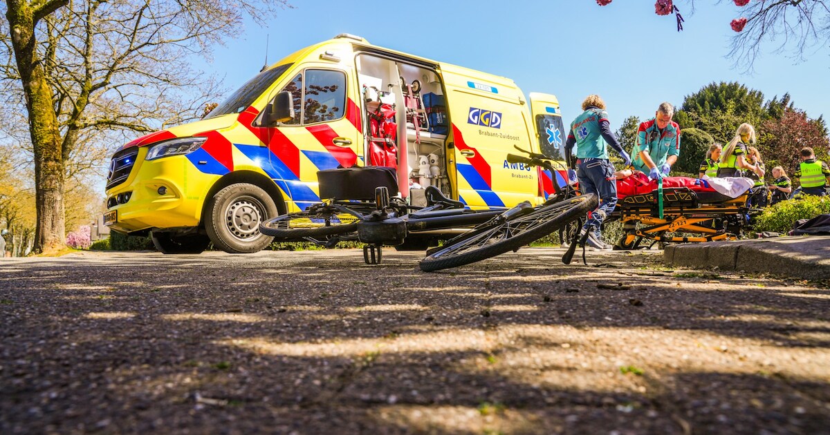 Fietser ernstig gewond bij aanrijding in Heeze