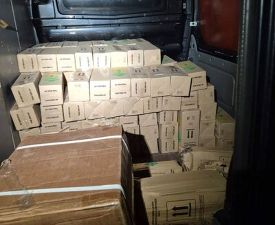 Agenten vinden honderden kilo’s aan lachgas in verlaten bestelbus in Oudenbosch