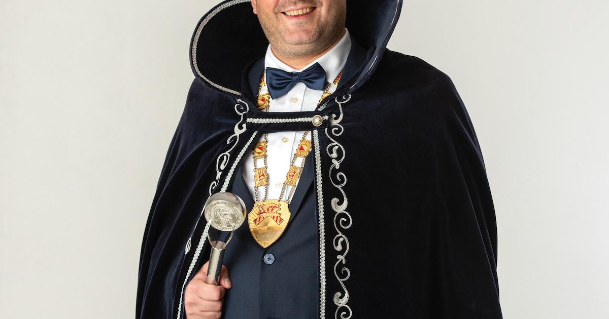 Tom Wijnands gaat voorop in de polonaise bij de Pottenbakkers