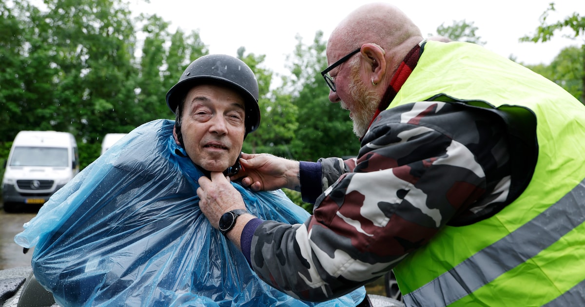 Motorclub bezorgt bewoners Bestse zorginstelling memorabele middag: voor sommigen een kleine stap, v