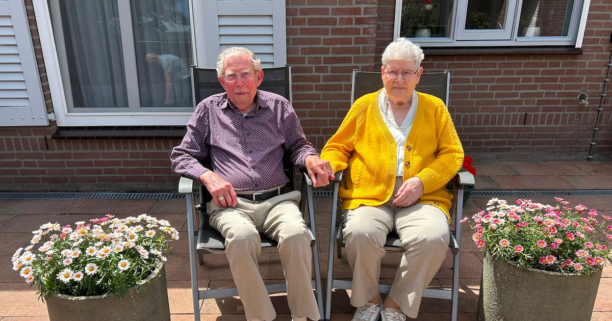 Liefde begon op dansavond in café en hield zeventig jaar stand: Jan (95) en Riet (91) geven simpel a