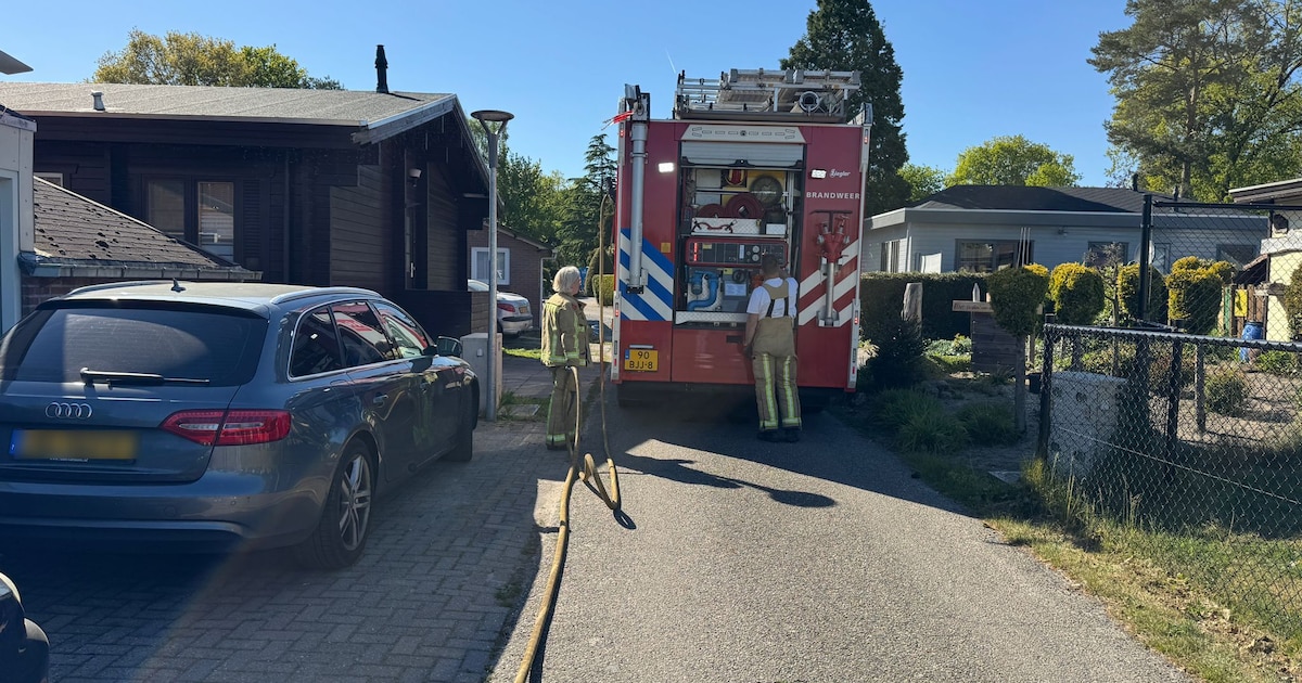 Barbecue veroorzaakt brand in Bakel, omstanders grijpen in