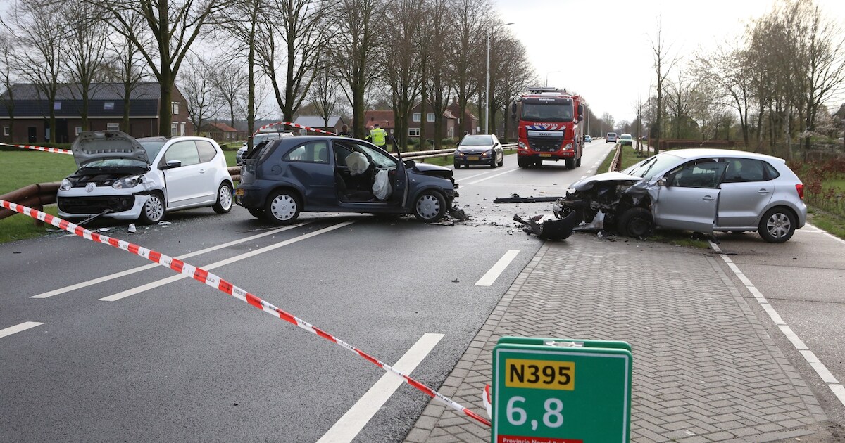 Man (24) ernstig gewond bij ongeluk met drie auto's tussen Diessen en Middelbeers | Regio | ED.nl