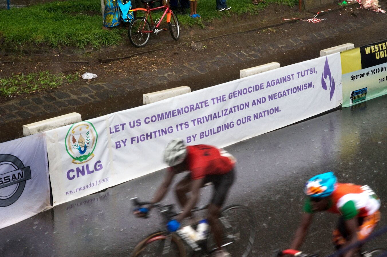 Beklemmende kalmte in wielergek Rwanda; harde hand van president Kagame ...