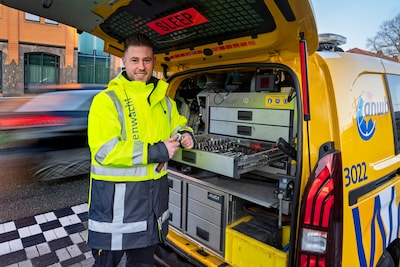 Wegenwacht Joran (32) uit Drunen helpt je uit de kou: ‘Zelf mijn handen tien minuten aan een kop the