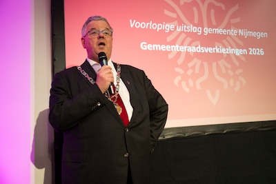 Kijk mee met coronaverhoor Bruls: werden burgemeesters wel b